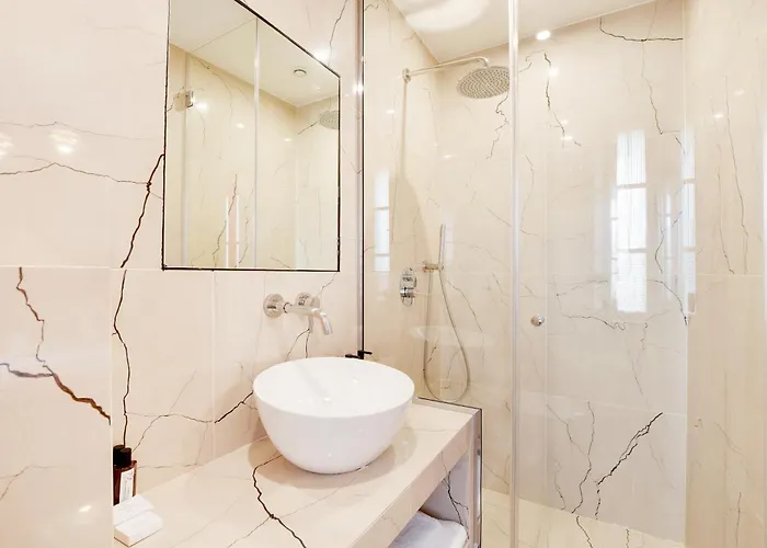 Parisian Luxury & Charm - St Germain Apartment *