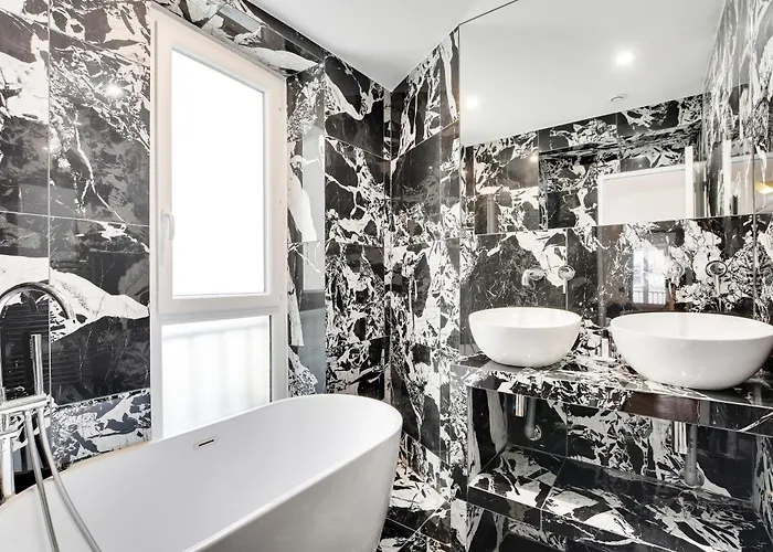 Parisian Luxury & Charm - St Germain Apartment